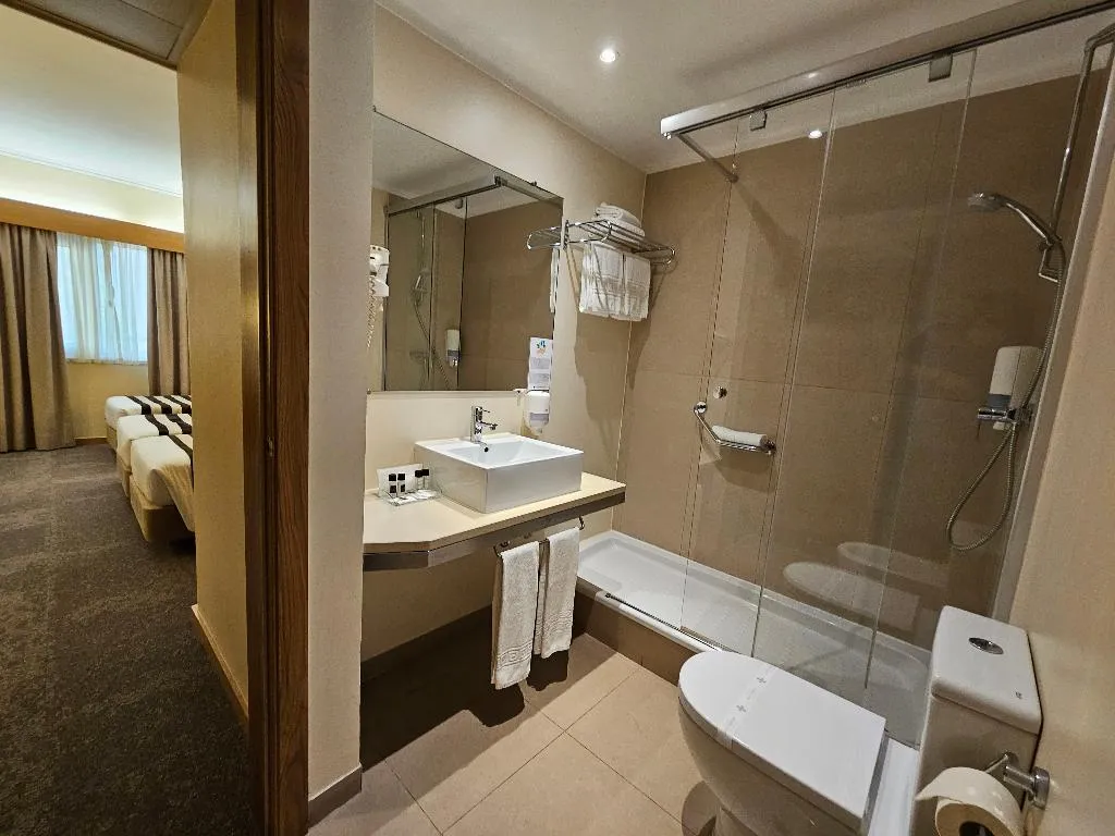TWIN CAPACITY 3 Room, Hotel Principe Lisboa, Lisbon