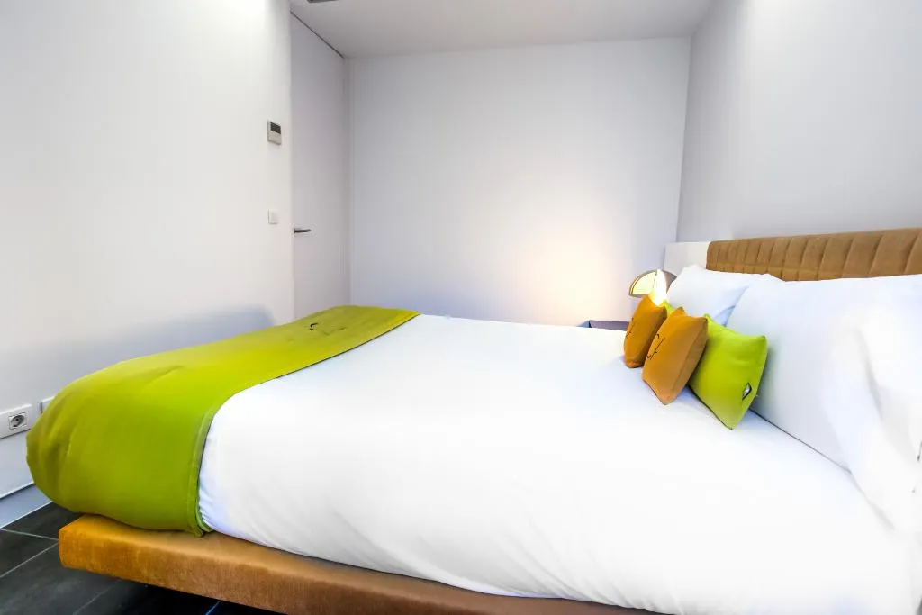 APARTMENT CAPACITY 5 TWO BEDROOMS Room, Cosmo Apartments Sants, Barcelona