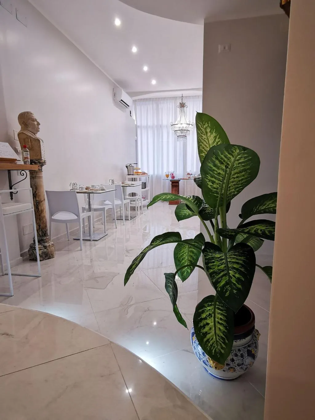 Restaurant, Residenza Borbonica, Naples