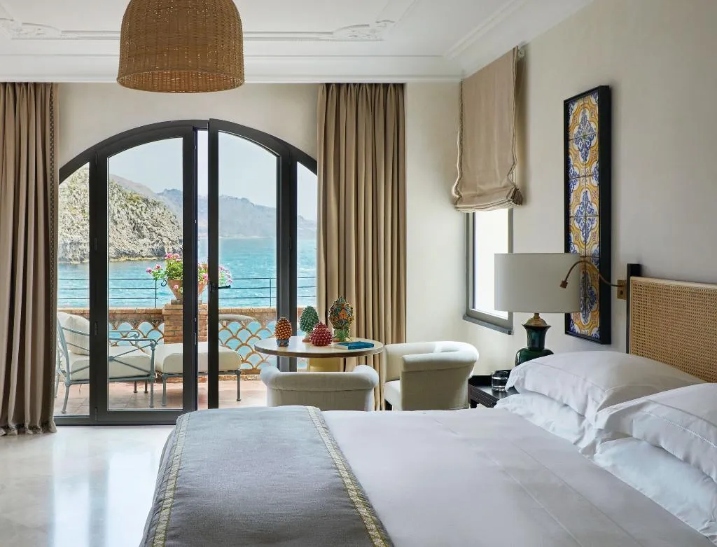 Room, Villa Sant'Andrea, A Belmond Hotel, Taormina Mare, Catania