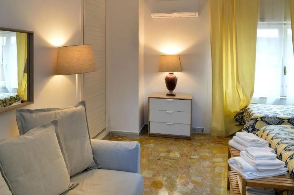 Room, La Locanda Dell Arte, Naples