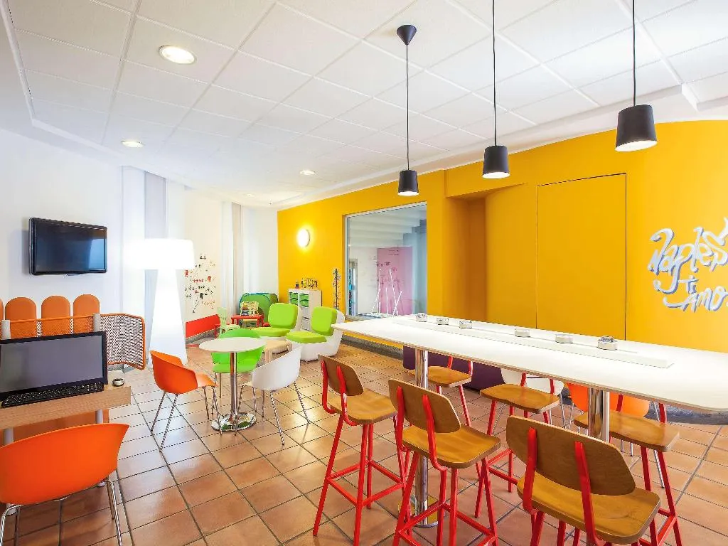 Sports and Entertainment, Ibis Styles Napoli Garibaldi, Naples