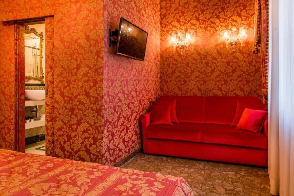 TRIPLE SUPERIOR CITY VIEW Room, Hotel Santo Stefano, Venice