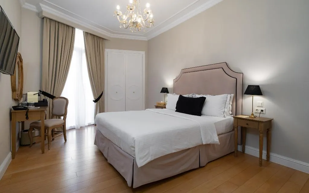 DOUBLE CLASSIC Room, Ev 11 Athens, Athens
