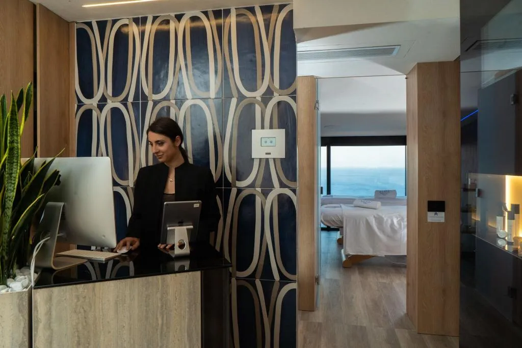 Sports and Entertainment, Le Agavi hotel, Naples