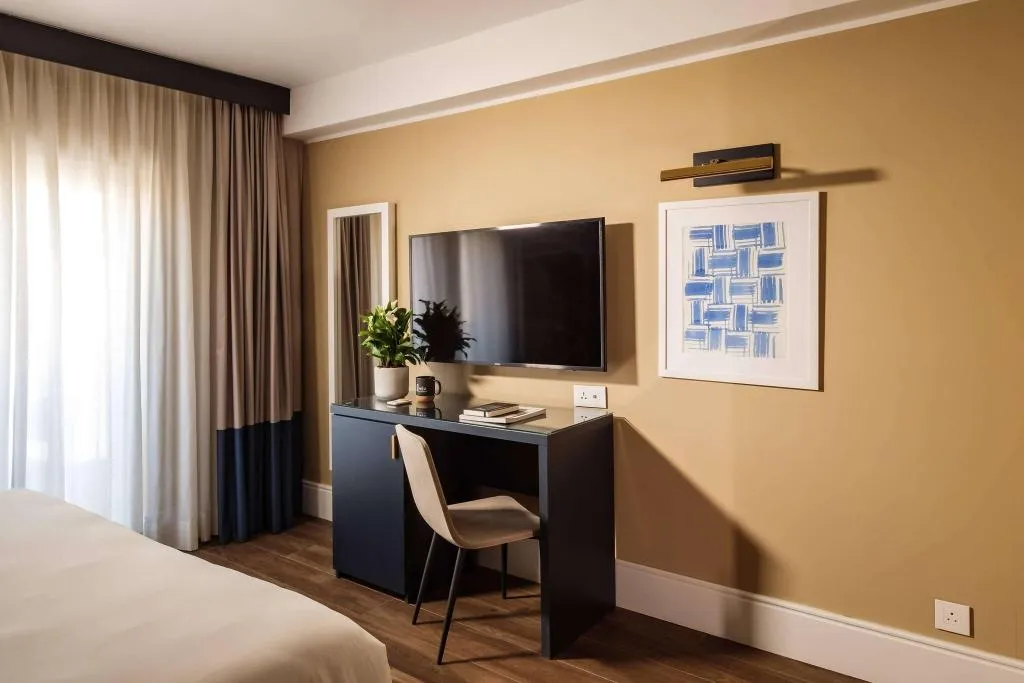 Double or Twin EXECUTIVE KING BED Room, Hotel 115 The Strand Hotel and Suites, Malta