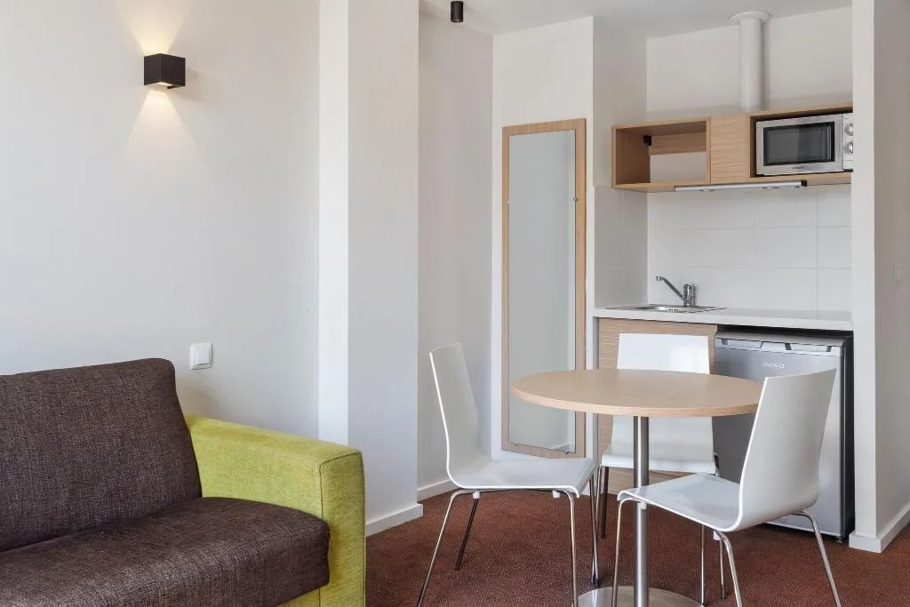 JUNIOR SUITE GARDEN VIEW Room, B&B Hotel Barcelona Sant Cugat, Barcelona