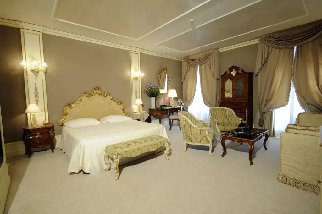 JUNIOR SUITE STANDARD Room, Ca' Sagredo Hotel, Venice