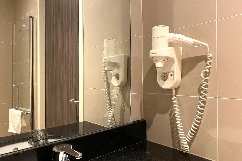QUADRUPLE STANDARD Room, Hotel Van Gogh, Amsterdam