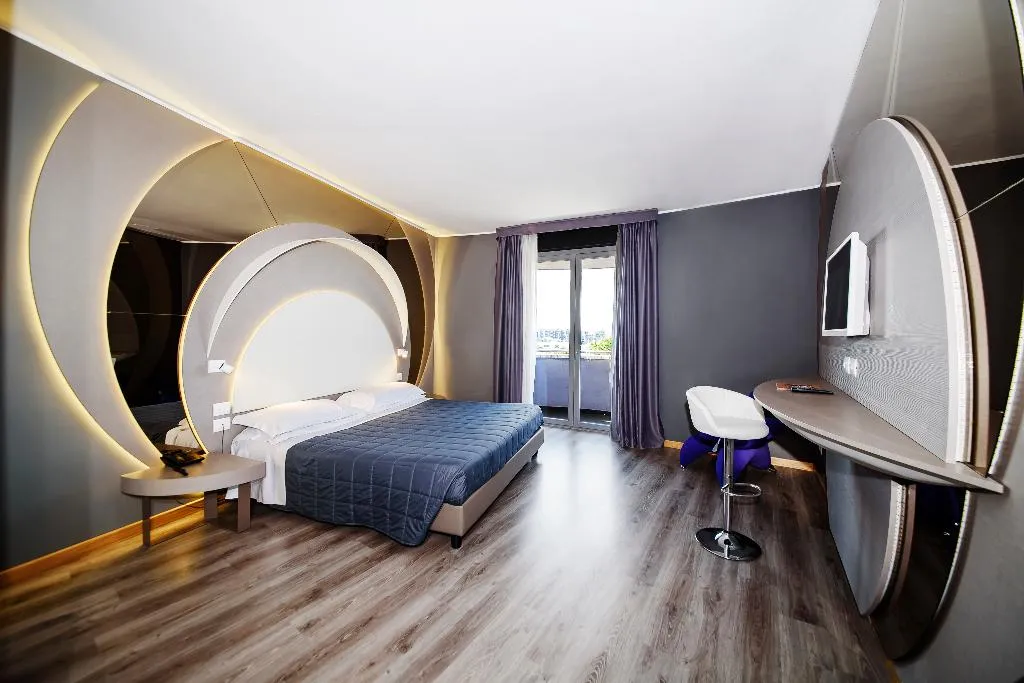 DOUBLE SINGLE USE SUPERIOR WITH BALCONY Room, Hotel Da Vinci Milano, Milan