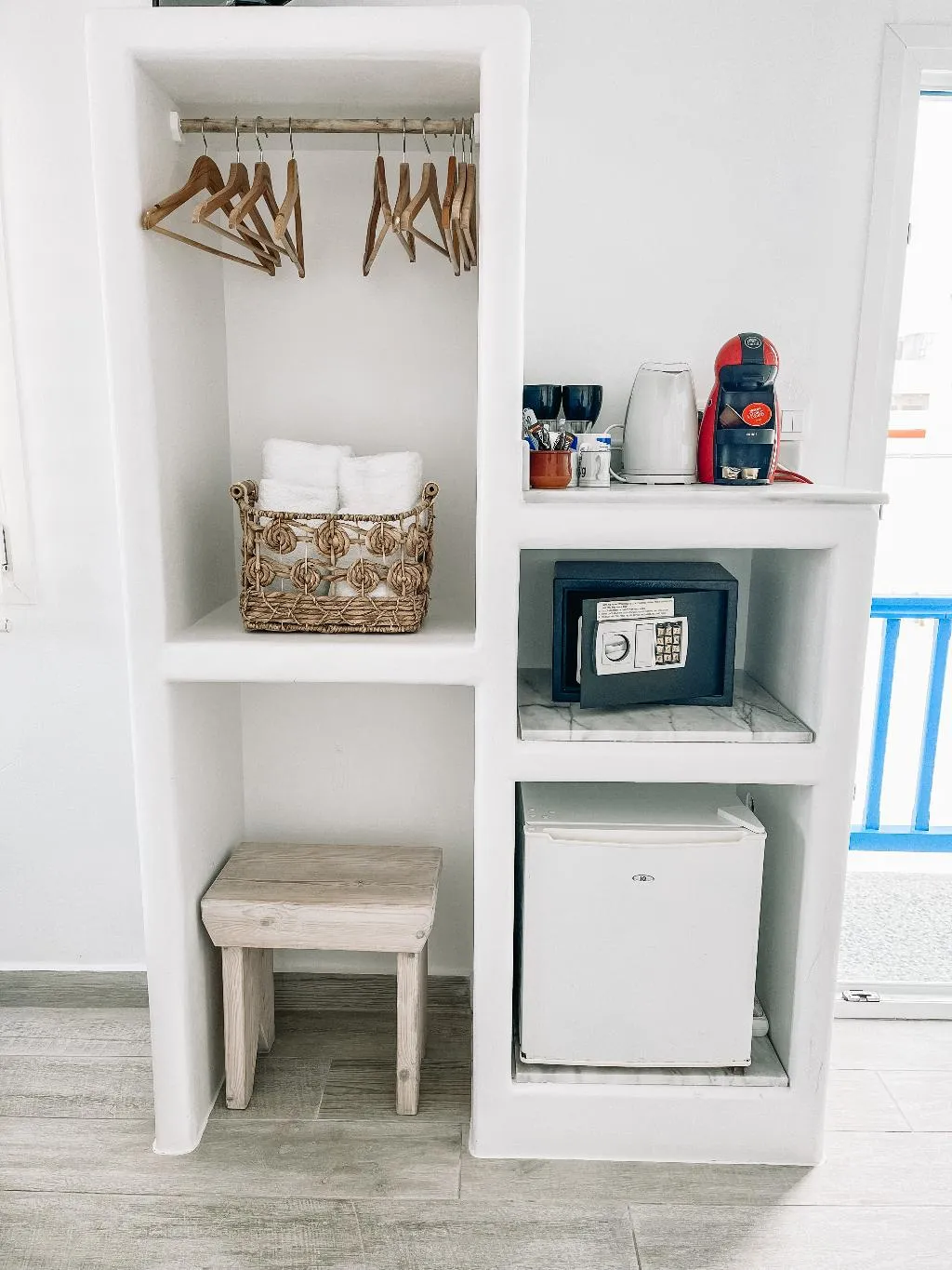 DOUBLE DELUXE WITH BALCONY Room, Eleanna's Suites Mykonos, Mykonos