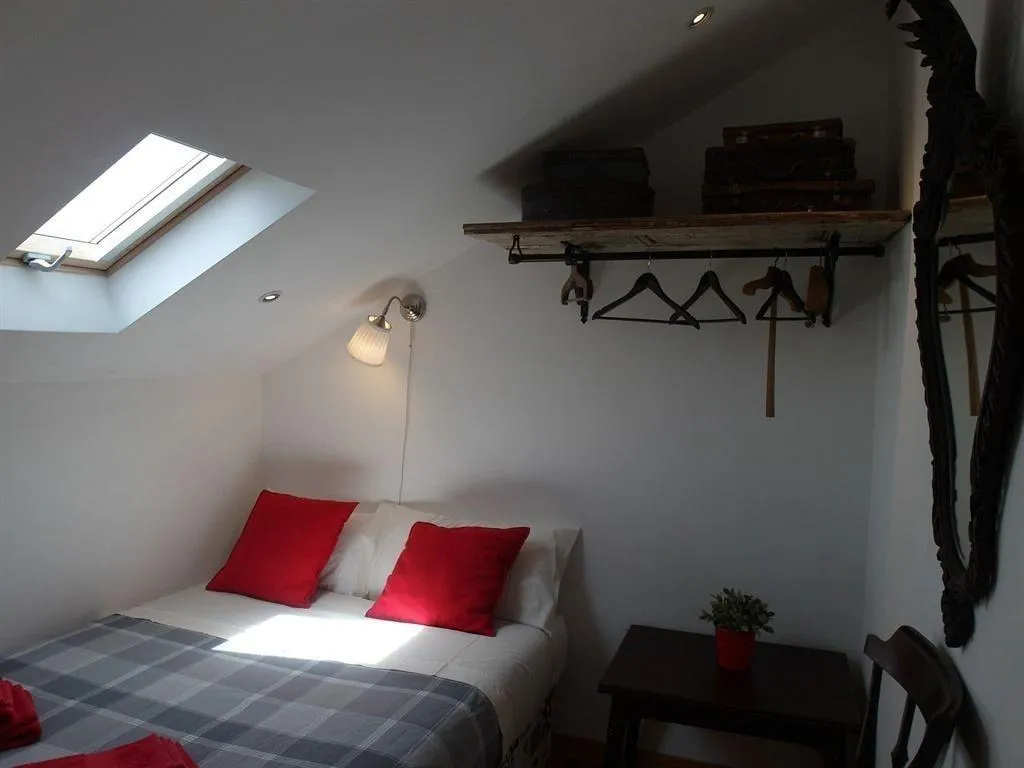 Room, Santosweethome 1, Lisbon