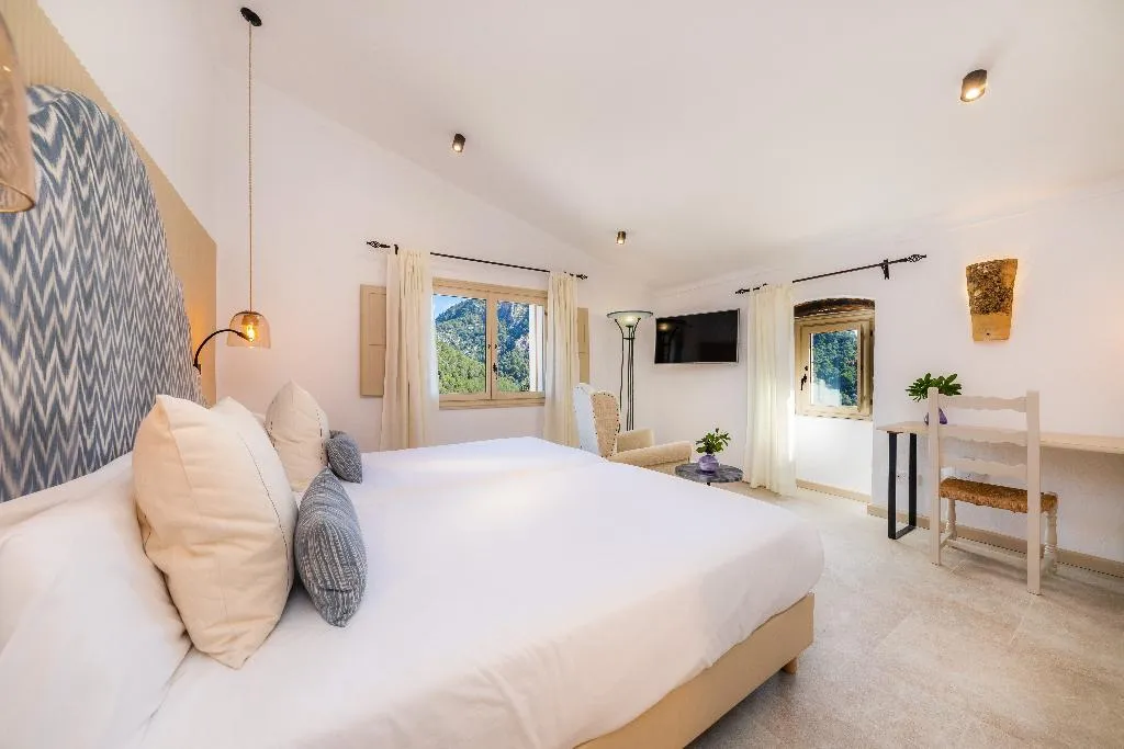Double or Twin STANDARD Room, Finca Albellons, Majorca