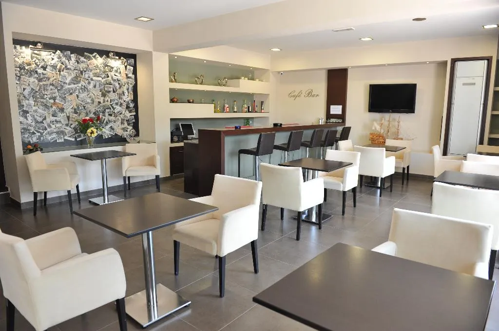 Lobby, Maritime, Rhodes