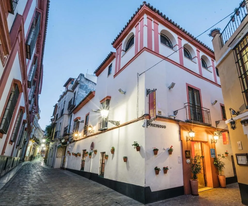 General view, El Rey Moro, Seville
