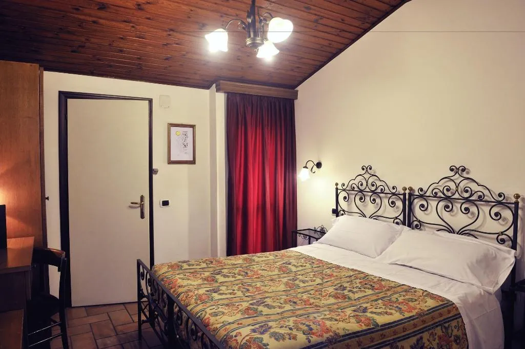 Room, Hotel San Marco, Umbria