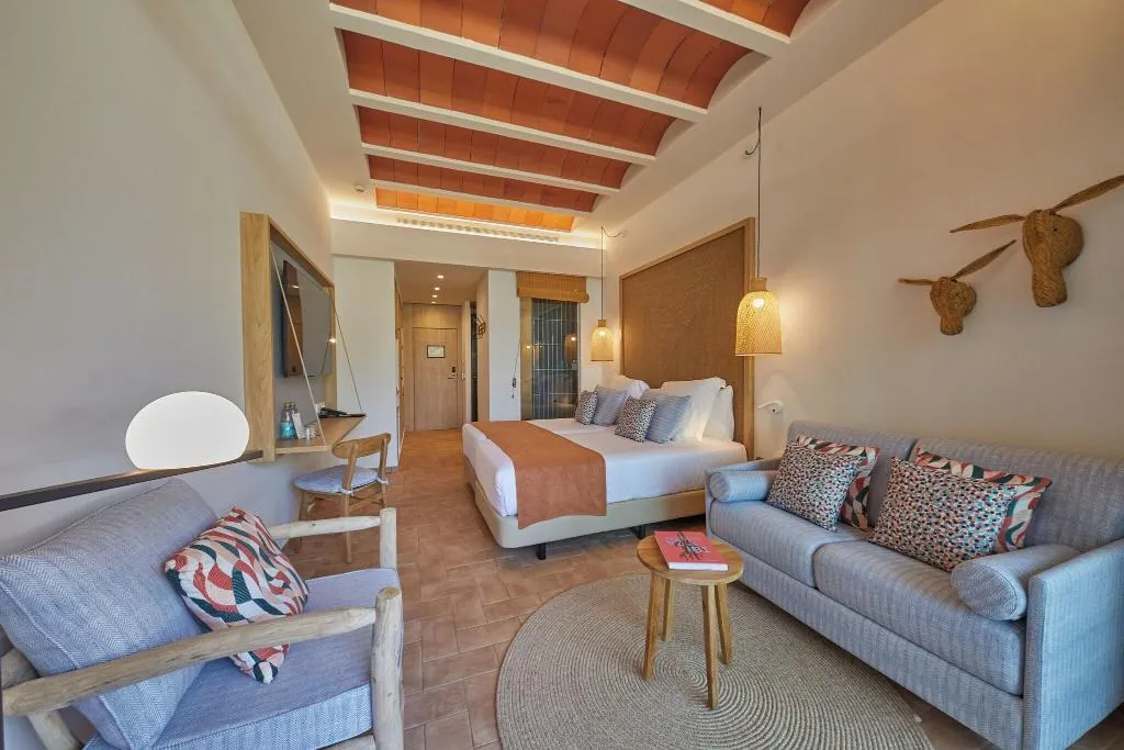 Room, Cala San Miguel Ibiza Res, Curio Colllec by Hilton, Ibiza