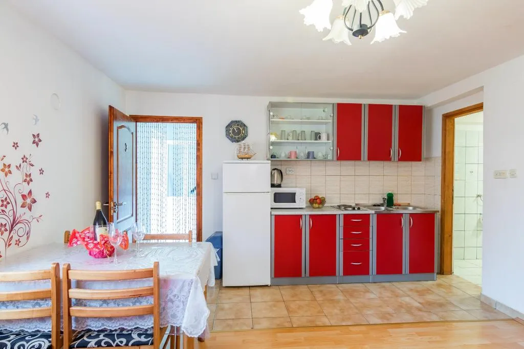 APARTMENT CAPACITY 2 Room, Apartments Silvija, Istria