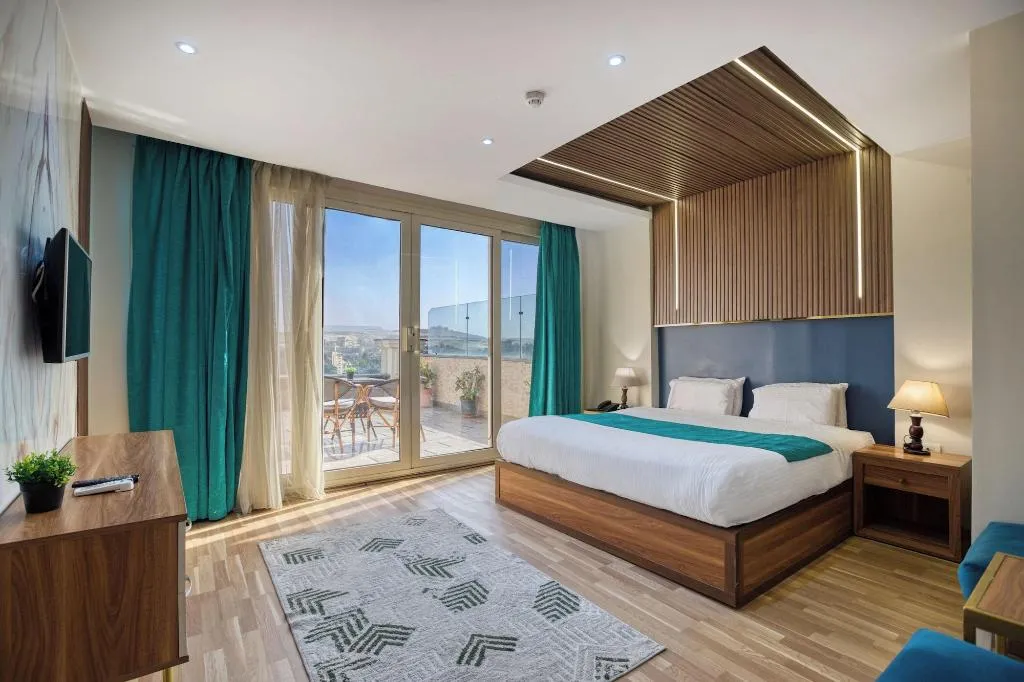 Room, Pyramids Yard Hotel, Cairo