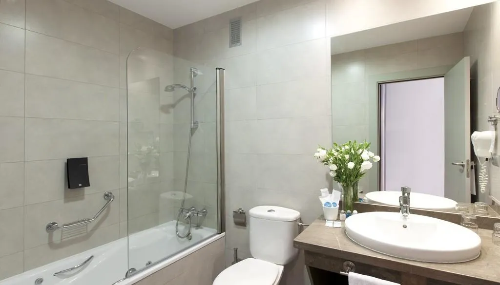 JUNIOR SUITE STANDARD Room, Hotel Vertice Sevilla Aljarafe, Seville