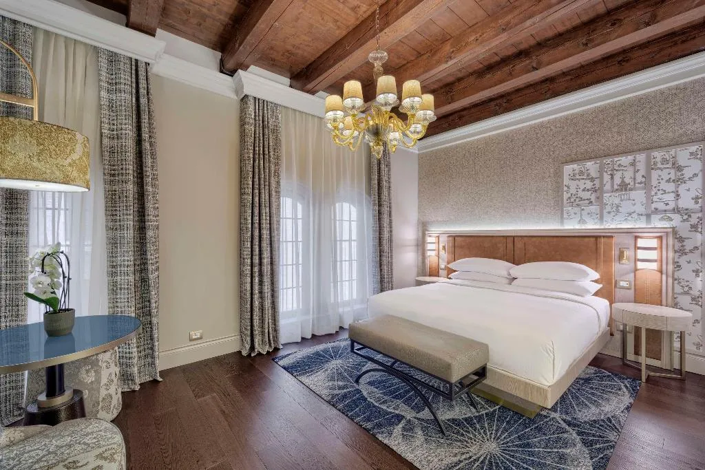 Room, Hilton Molino Stucky Venice, Venice