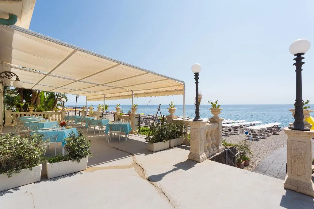 Terrace, Hellenia Yachting, Catania