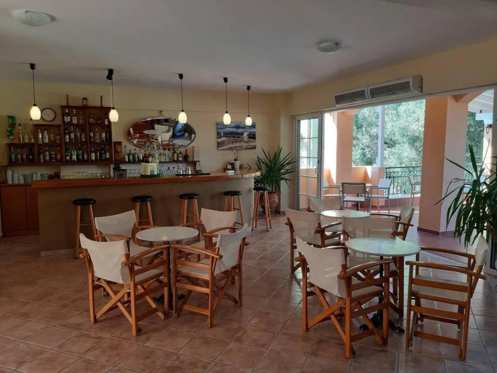Bar, Aloni, Halkidiki