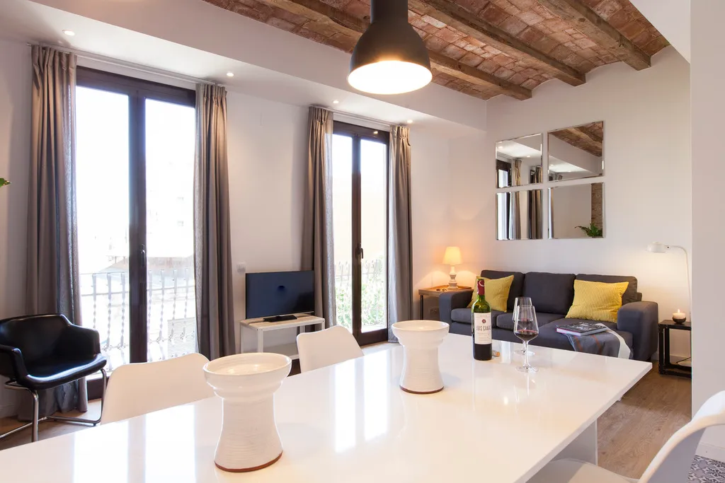 APARTMENT WITH BALCONY Room, Charming Flats by Aspasios, Barcelona