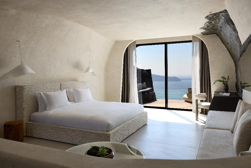 SUITE WITH PRIVATE POOL Room, One Of One Hotel, Santorini