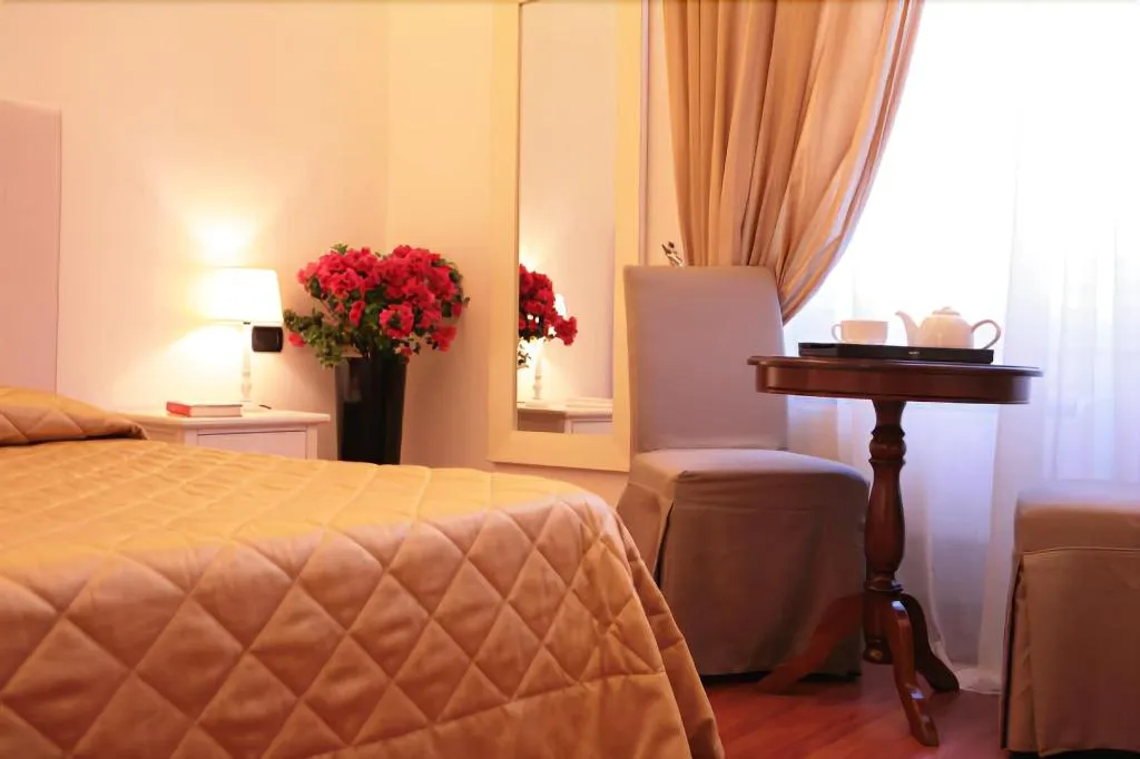 Room, Magnifico Messere - B&B, Florence
