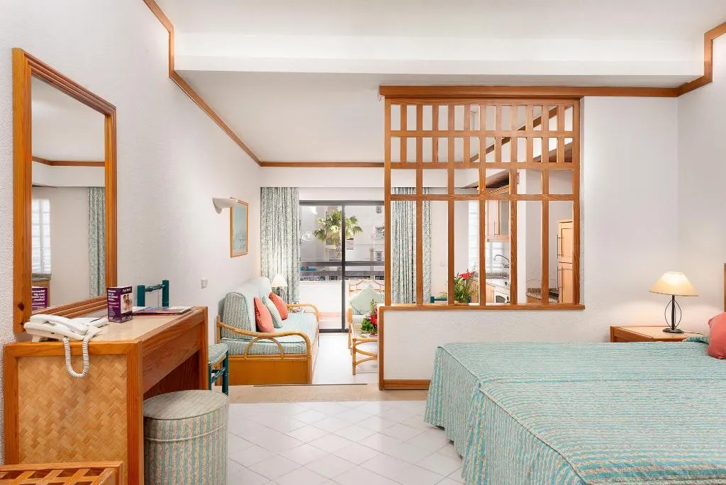 DOUBLE DELUXE Room, Muthu Oura Praia Hotel, Algarve