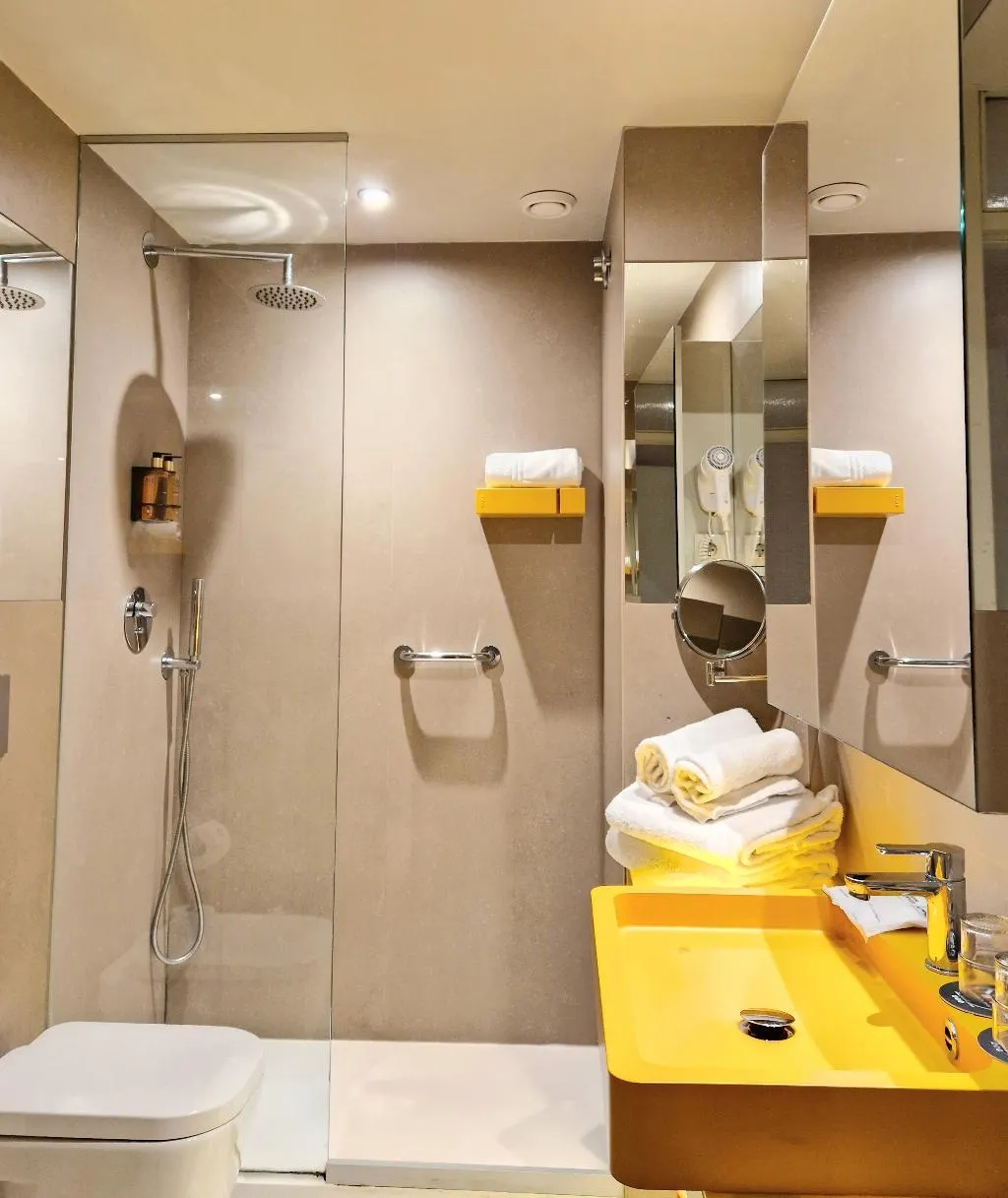 TWIN WITH BALCONY Room, Casual Inca Porto, Porto