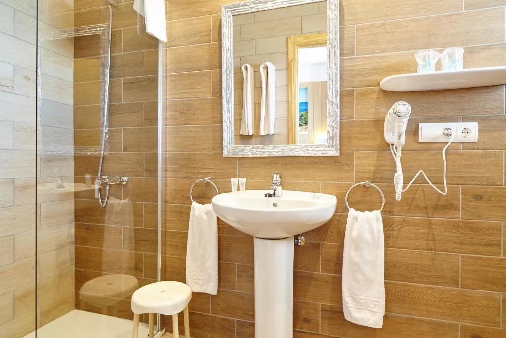 Double or Twin SEA VIEW WITH AIR CONDITIONING Room, Hotel Ses Savines, Ibiza