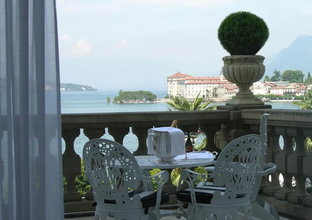 JUNIOR SUITE LAKE VIEW Room, Villa e Palazzo Aminta, Milan