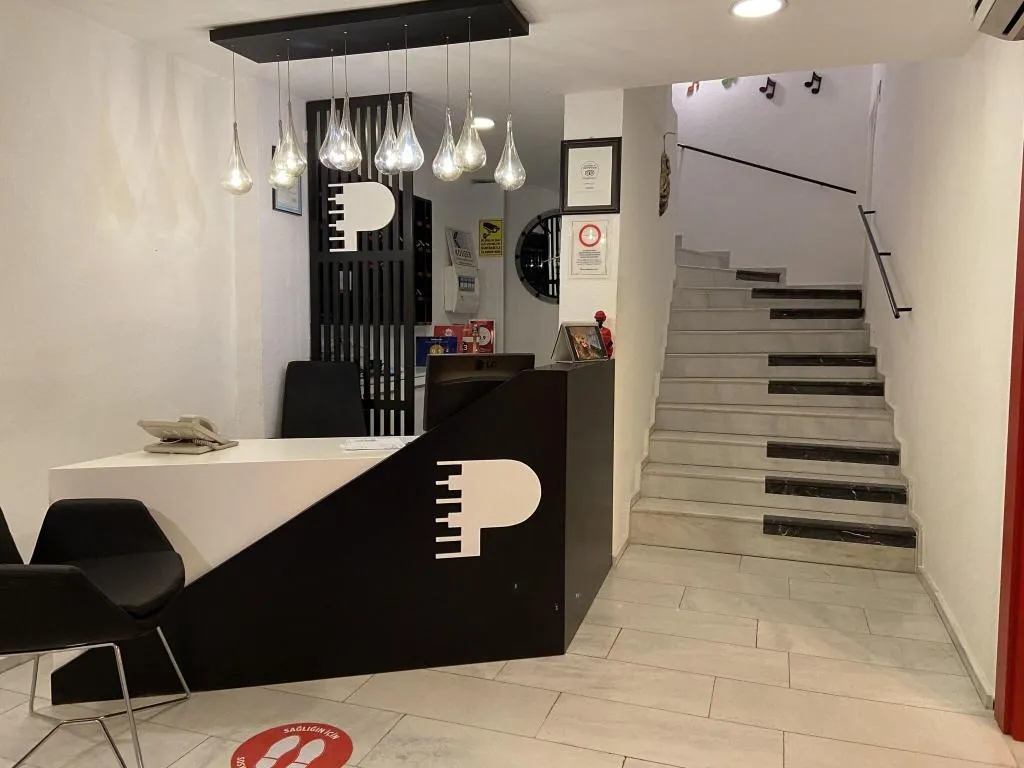 Lobby, Piano Hotel, Izmir