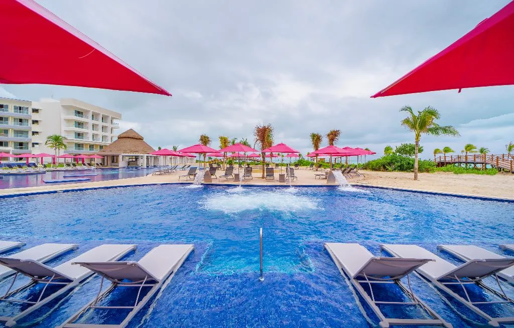 Pool, Planet Hollywood Cancun by Royalton, Cancun Area