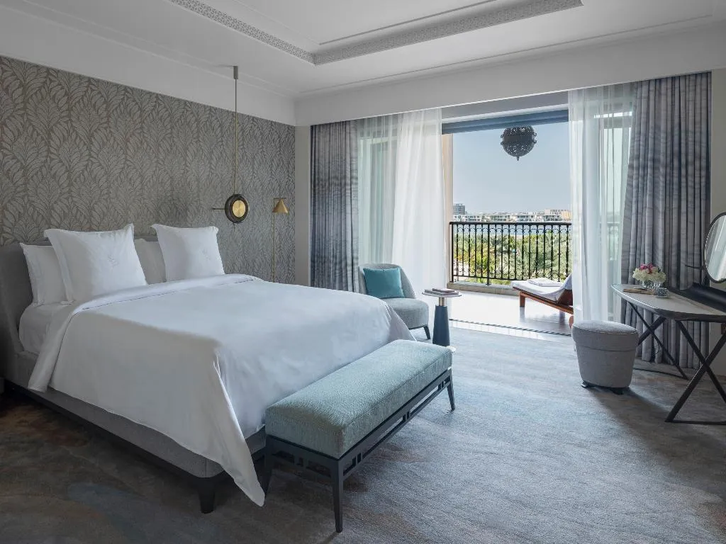 SUITE SEA VIEW KING BED Room, Four Seasons Resort Dubai at Jumeirah Beach, Dubai