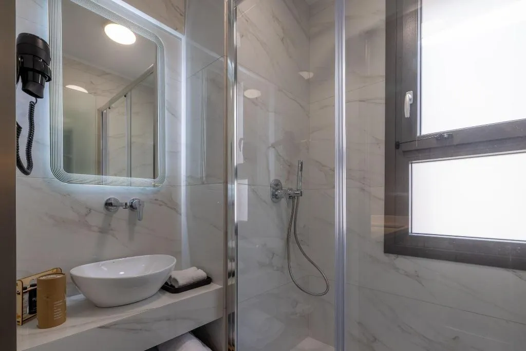 Room, Athens 507, Athens