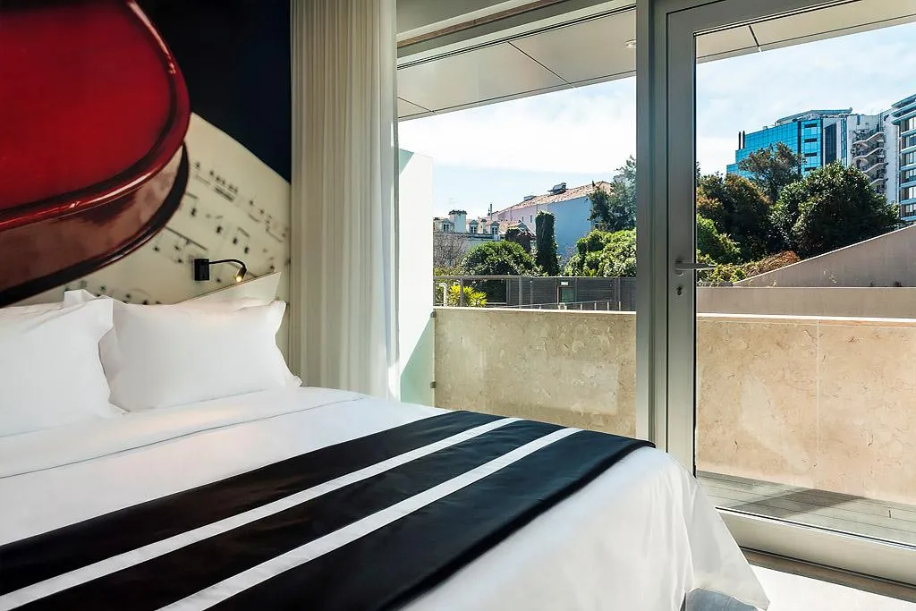 DOUBLE QUEEN SIZE BED Room, HF Fenix Music, Lisbon