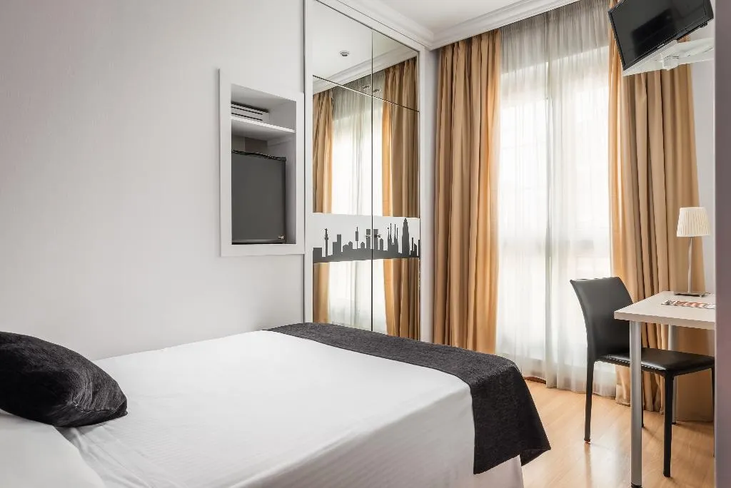 SINGLE STANDARD Room, Abbot, Barcelona