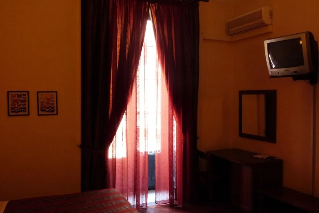 Room, Hoteletnea 316, Catania