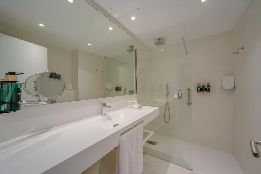 Double or Twin SIDE SEA VIEW Room, Playa Esperanza Resort, Majorca