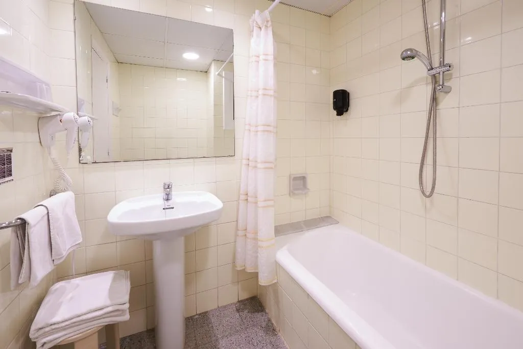 QUADRUPLE STANDARD Room, Checkin Flamingo, Costa Brava