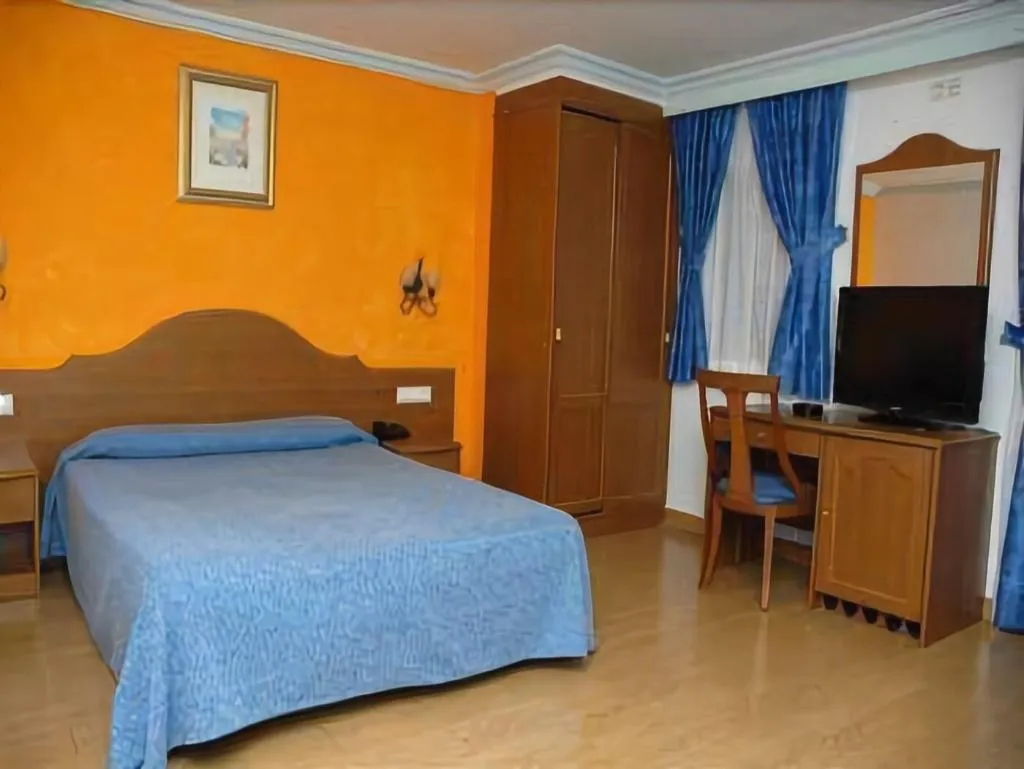Room, Portofino, Costa Brava
