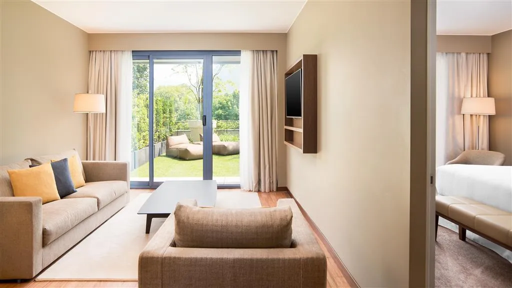 Room, Sheraton Lake Como, Milan