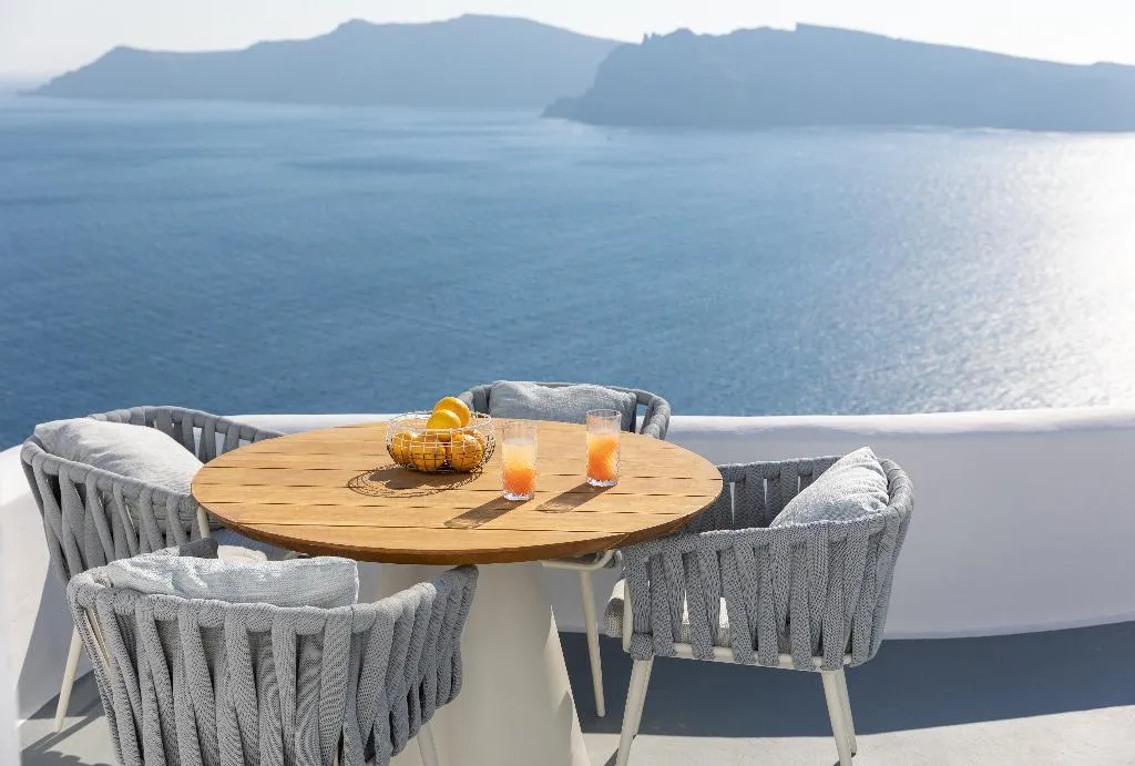 DOUBLE WITH JACUZZI Room, IKIES Santorini, Santorini