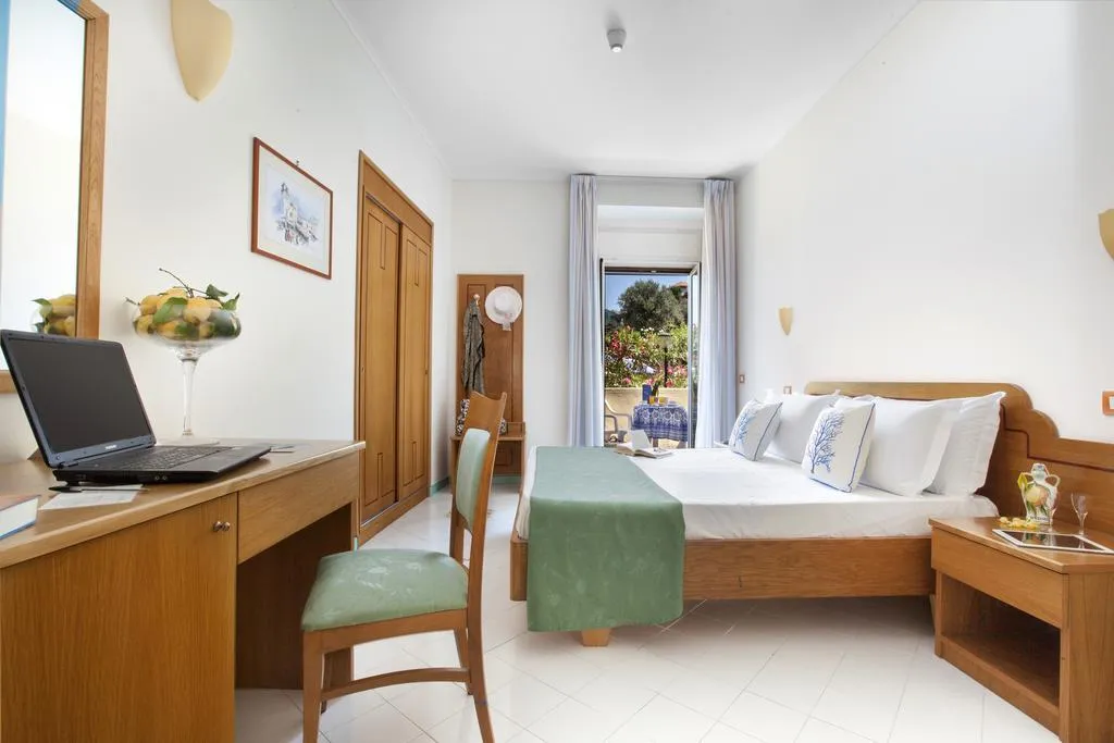 TRIPLE STANDARD Room, Piccolo Paradiso, Naples