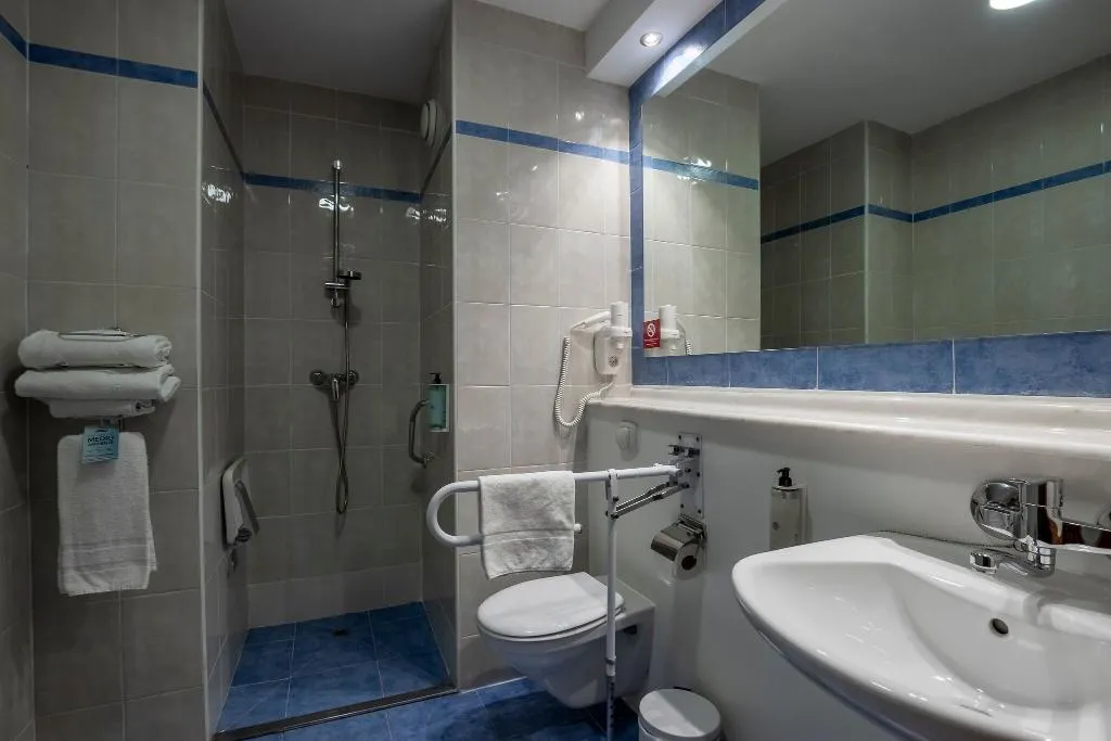 DOUBLE Accessible Room, Travelodge Alicante Puerto, Costa Blanca
