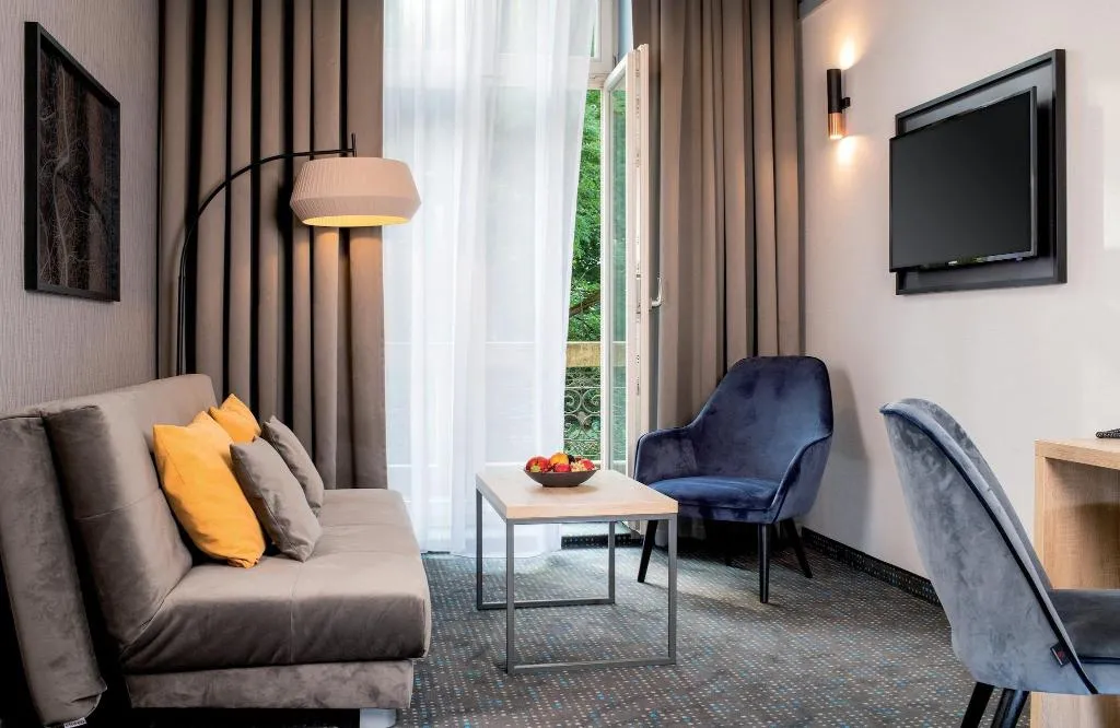 SUITE WITH DOUBLE BED Room, Leonardo Boutique Hotel Krakow Old Town, Krakow