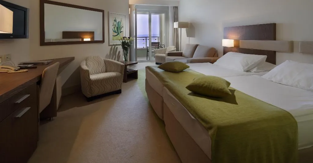 DOUBLE SUPERIOR WITH BALCONY Room, Park, Split